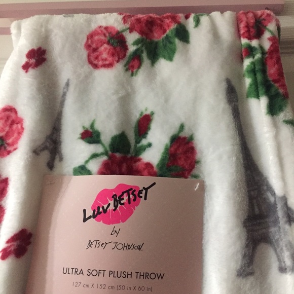 Betsy Johnson throw, NWT - Picture 2 of 7